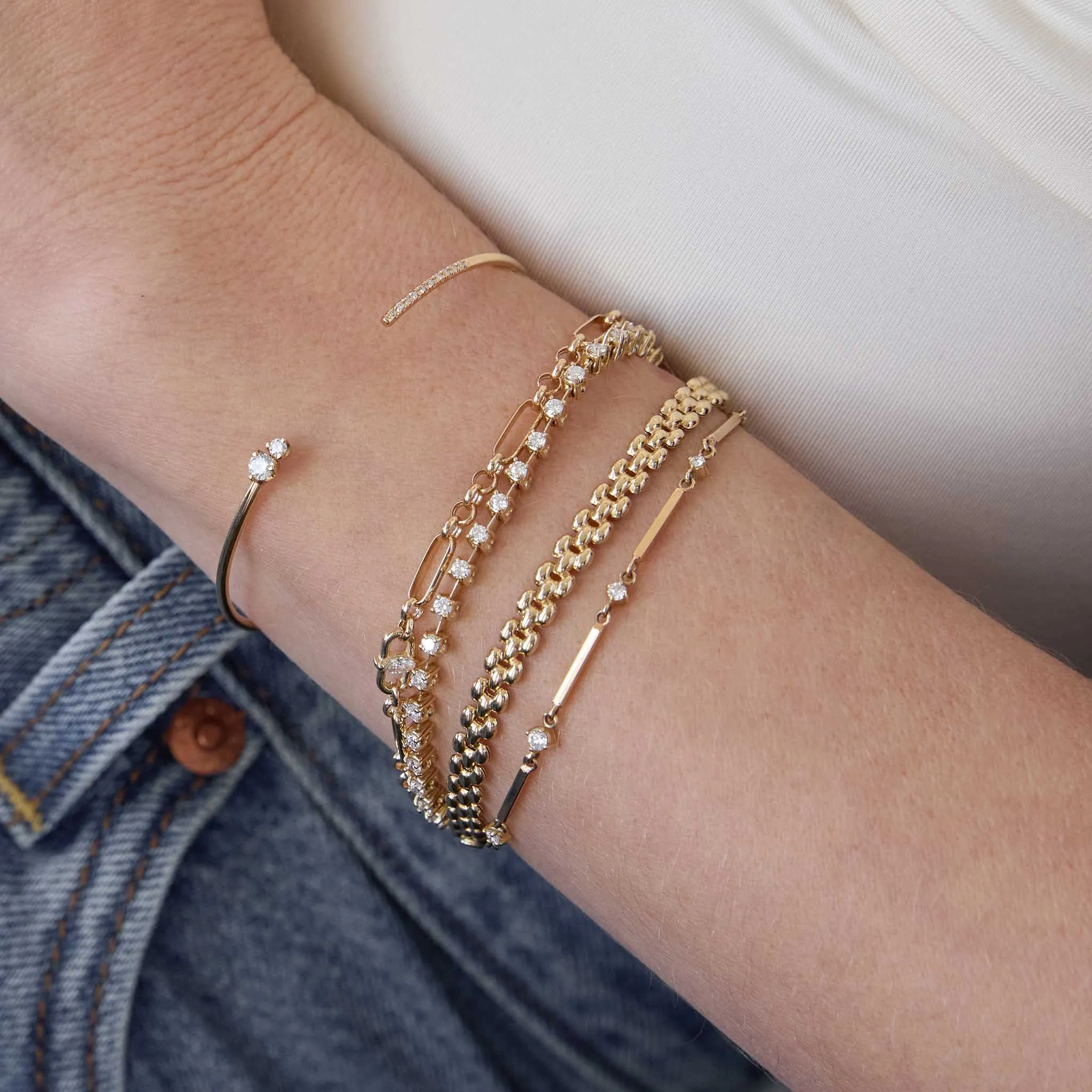 14k Gold Bar & Graduated Prong Diamond Bracelet