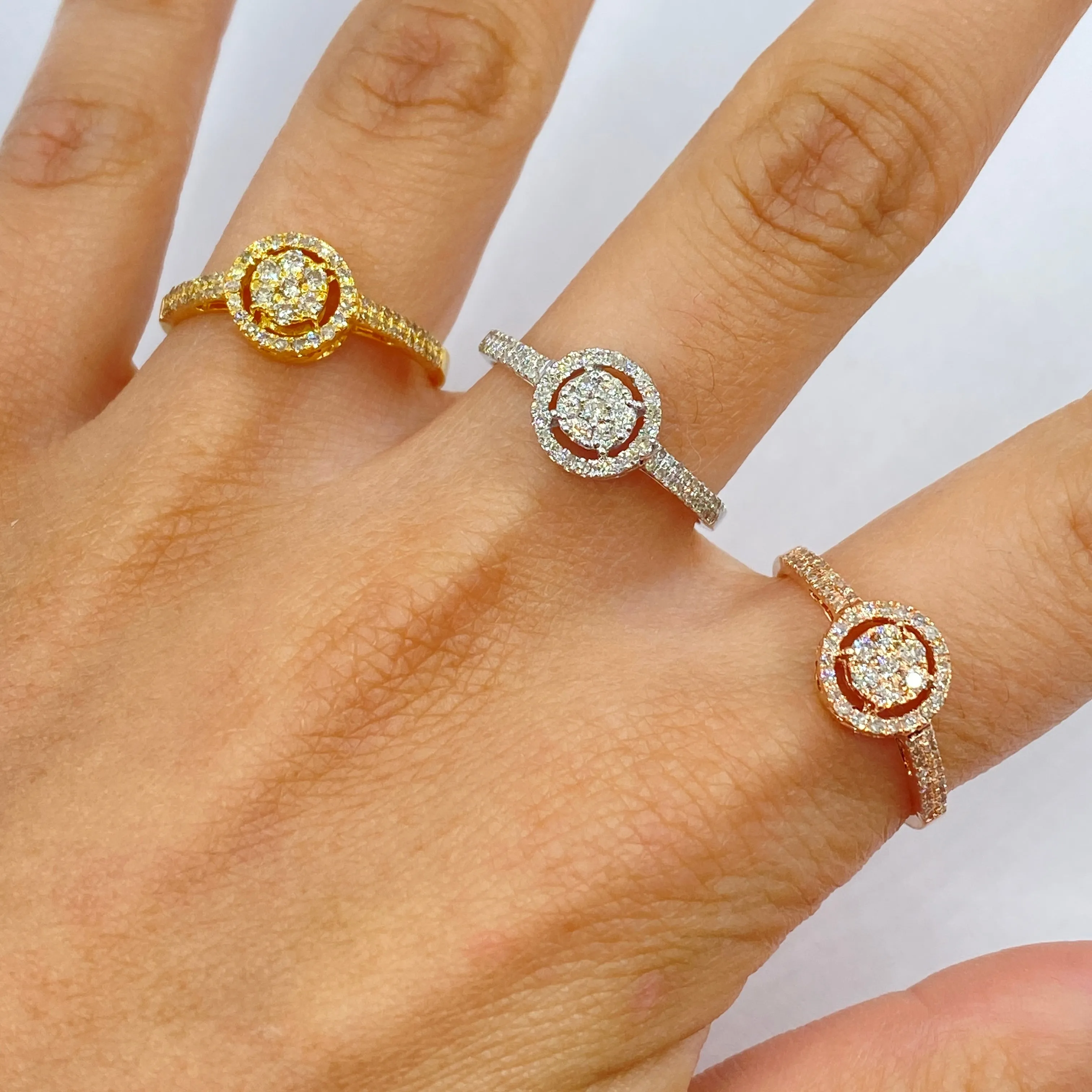 14K Halo Circle Flower Diamond Ring