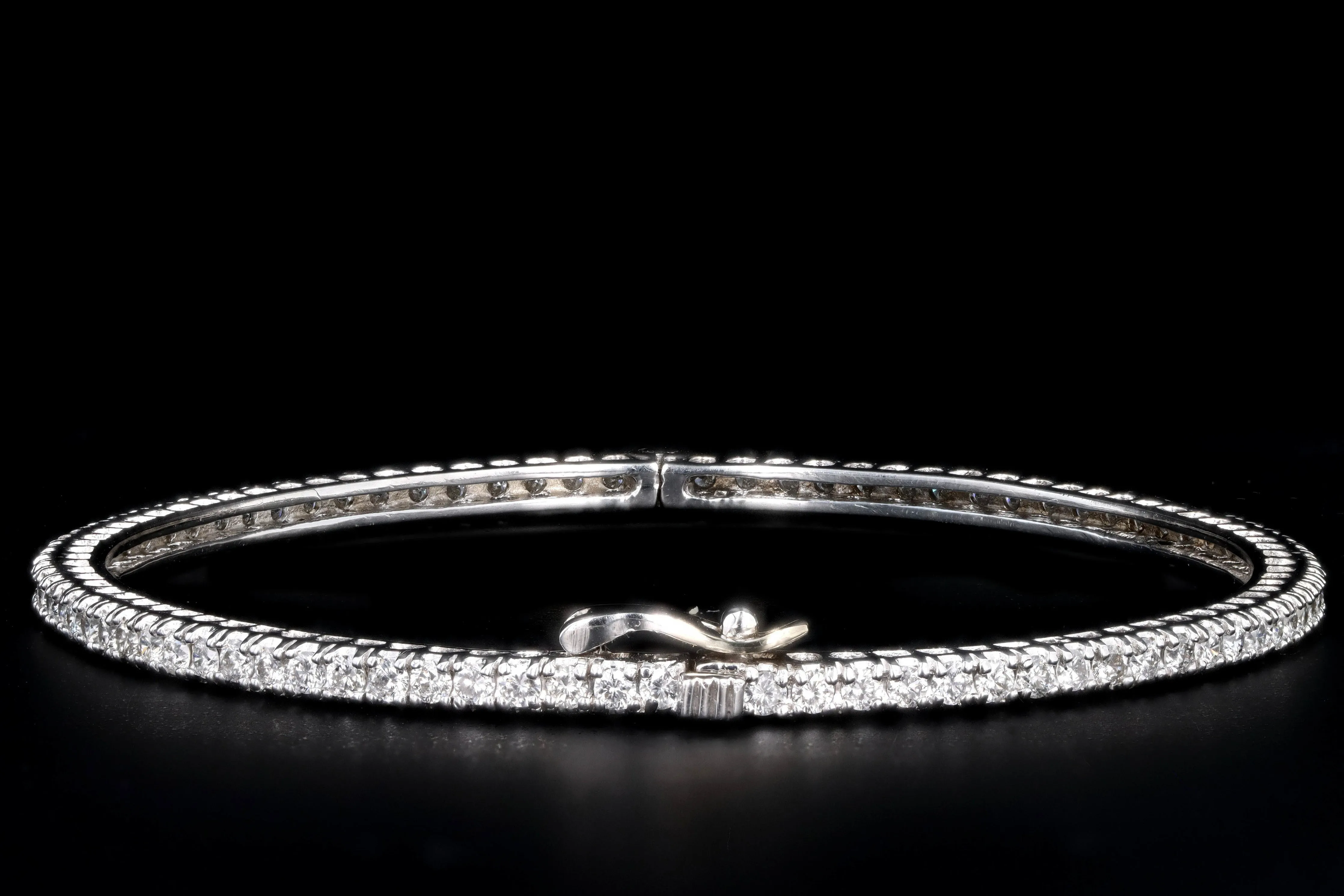 14K White Gold 2 Carat Round Brilliant Diamond Bangle