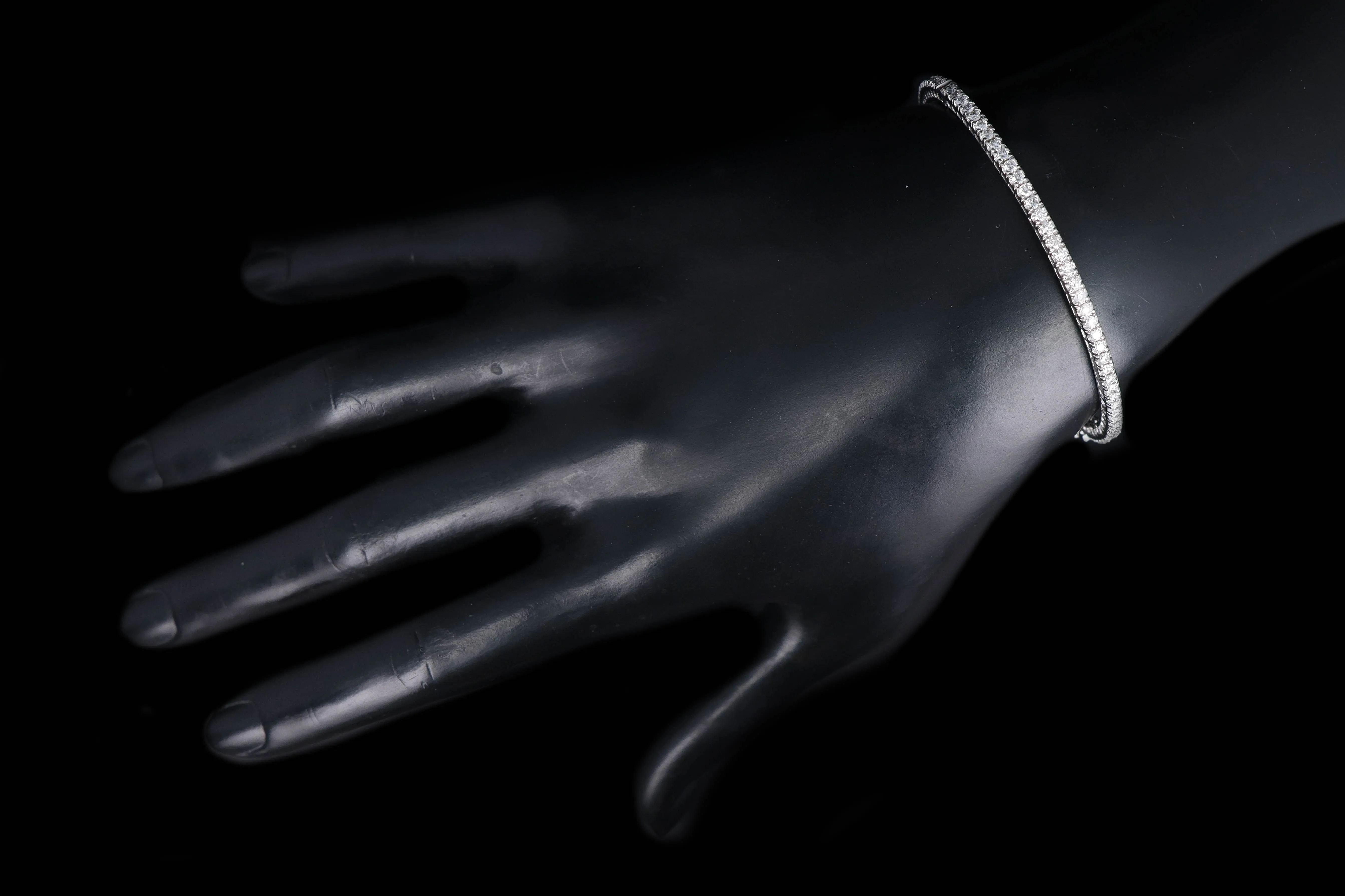 14K White Gold 2 Carat Round Brilliant Diamond Bangle