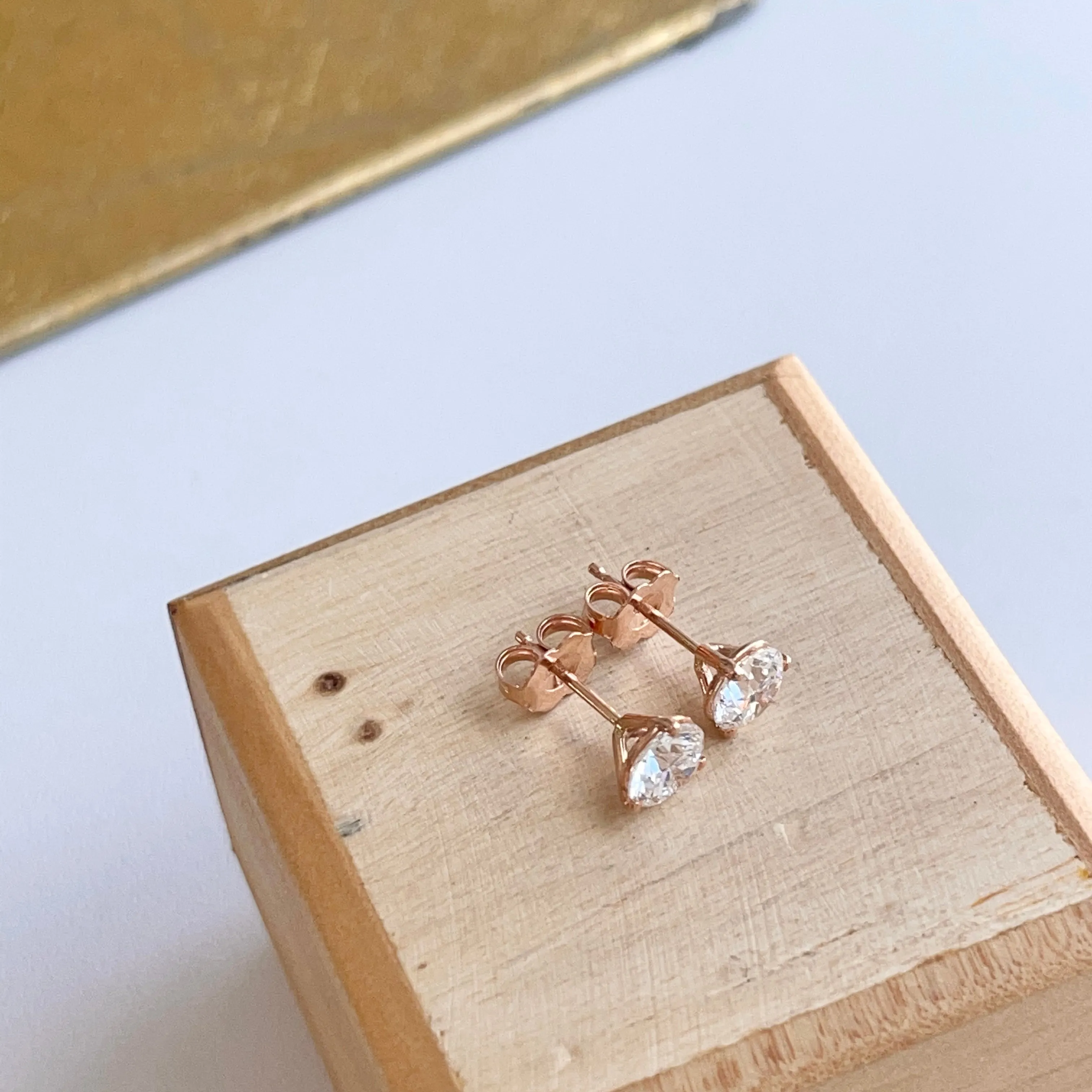 14KT Rose Gold 1.50 CT Round Lab Diamond Stud Earrings
