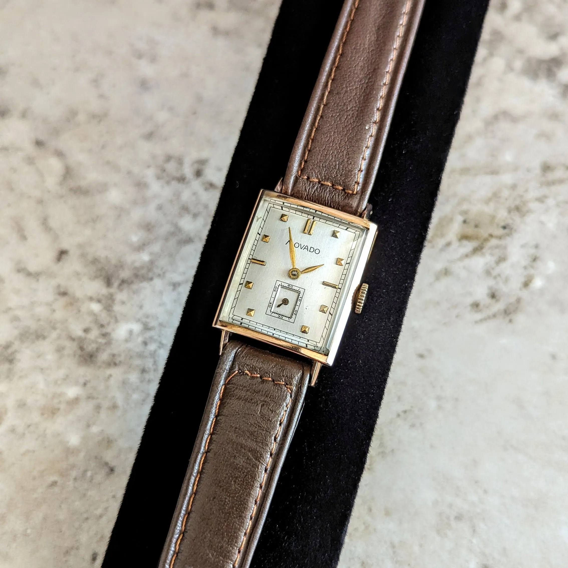 1940s MOVADO Wristwatch 14K Rose Gold 17 Jewels Cal. 375 Vintage Watch Swiss
