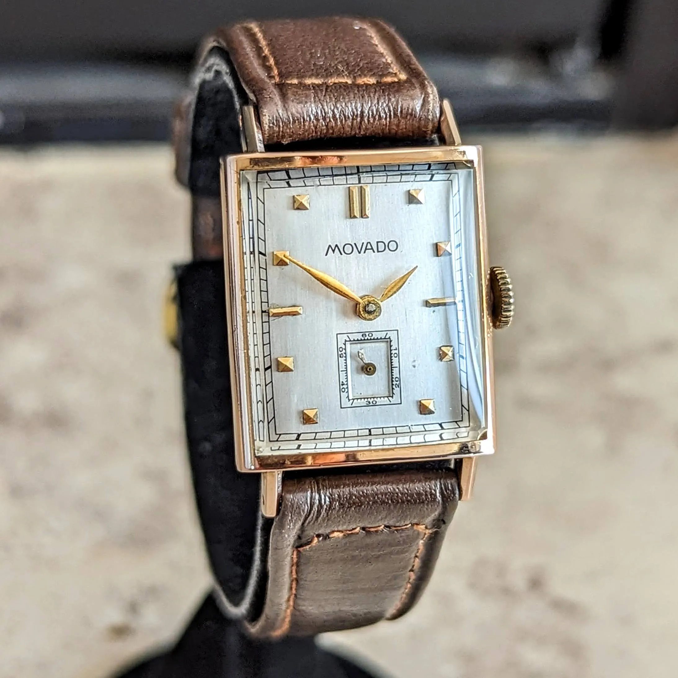 1940s MOVADO Wristwatch 14K Rose Gold 17 Jewels Cal. 375 Vintage Watch Swiss