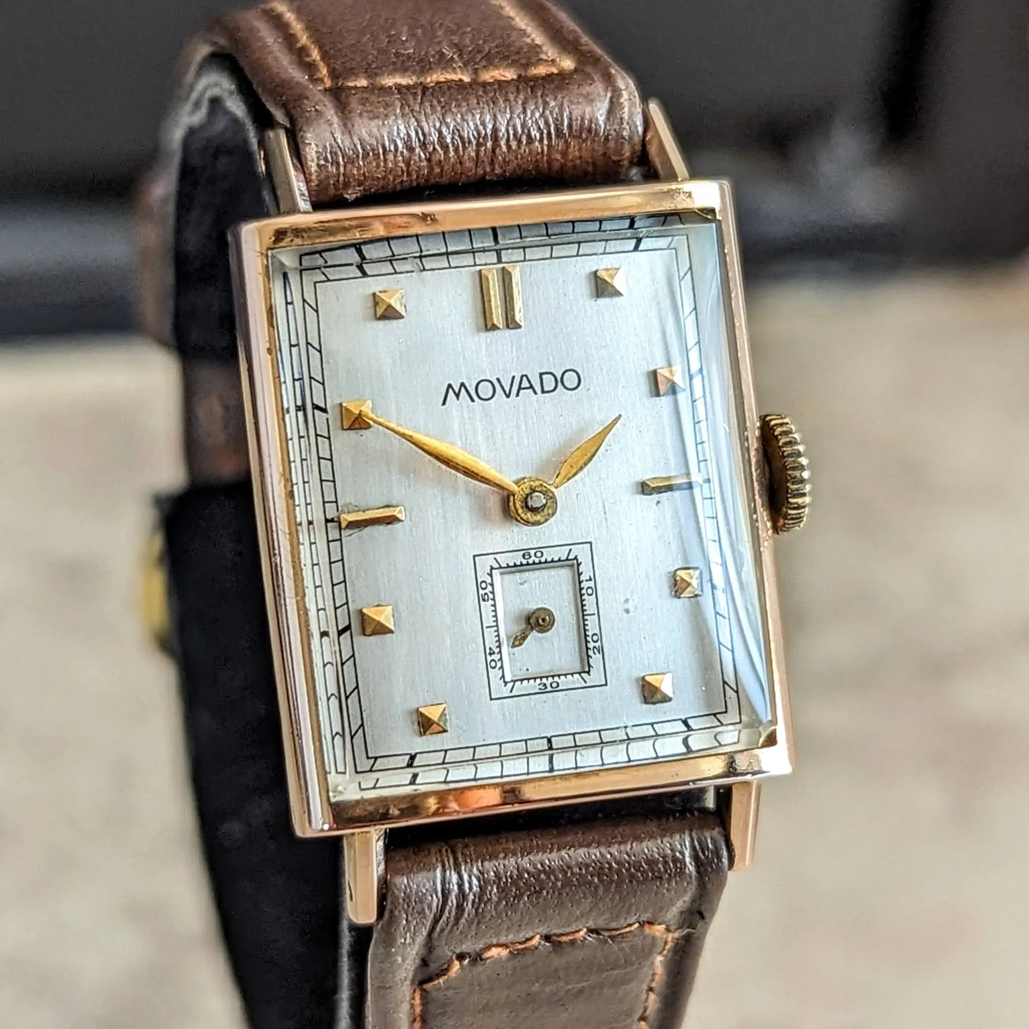 1940s MOVADO Wristwatch 14K Rose Gold 17 Jewels Cal. 375 Vintage Watch Swiss