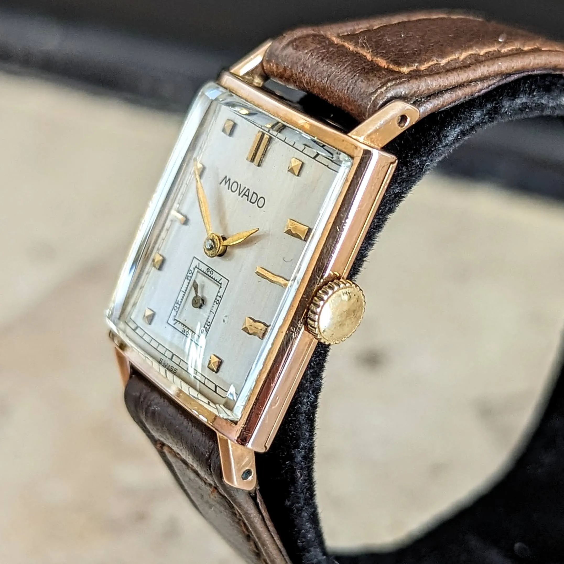 1940s MOVADO Wristwatch 14K Rose Gold 17 Jewels Cal. 375 Vintage Watch Swiss