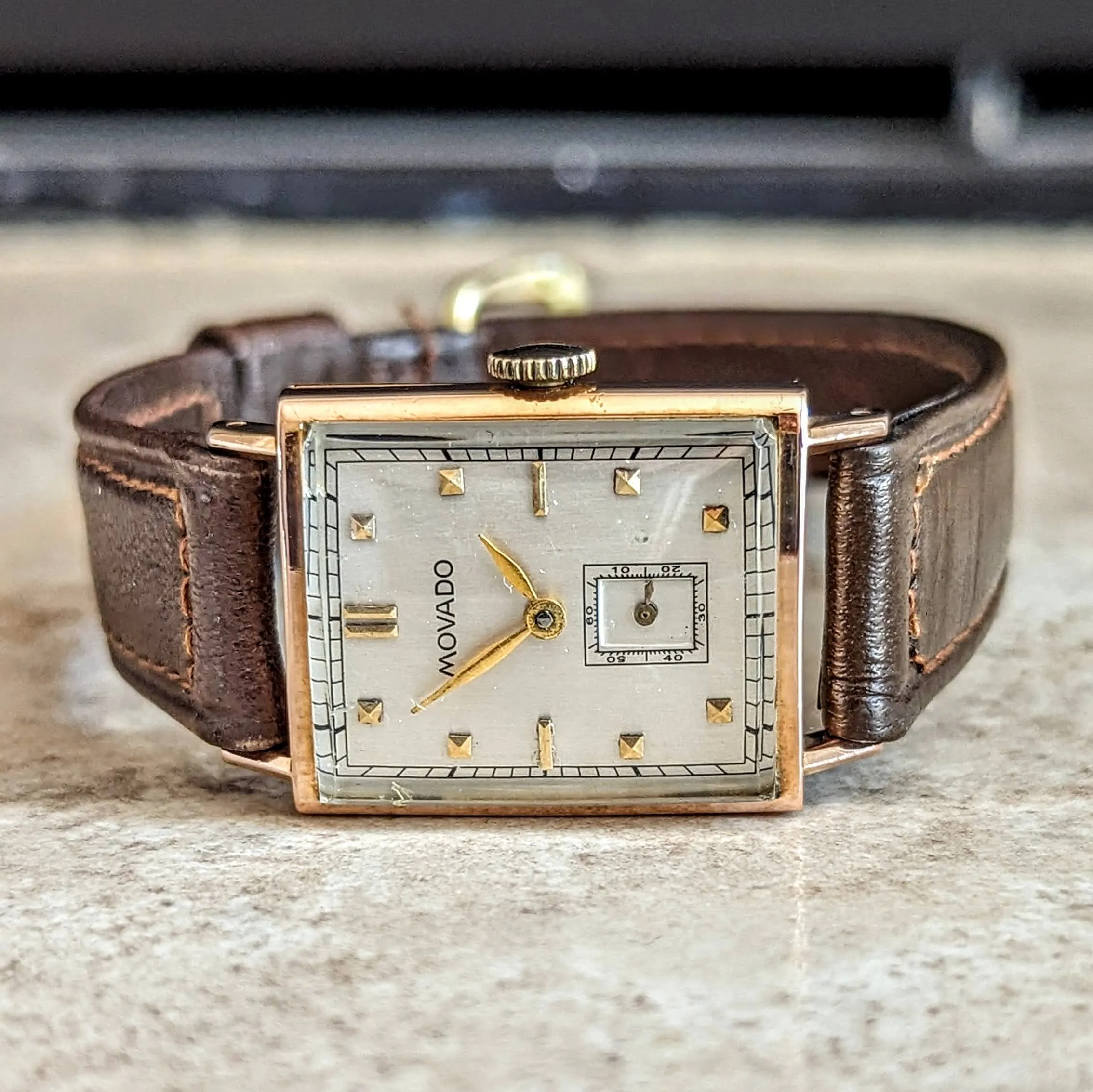 1940s MOVADO Wristwatch 14K Rose Gold 17 Jewels Cal. 375 Vintage Watch Swiss