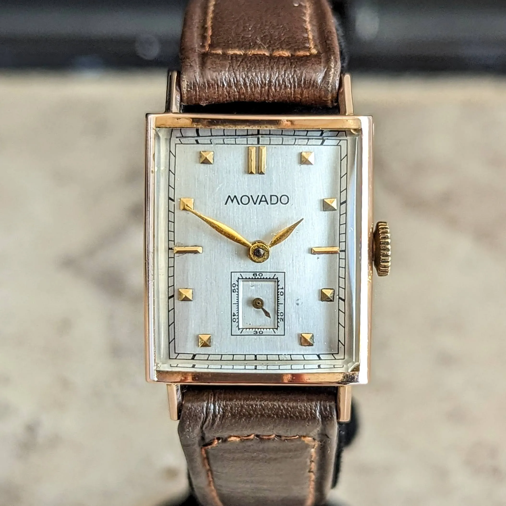 1940s MOVADO Wristwatch 14K Rose Gold 17 Jewels Cal. 375 Vintage Watch Swiss