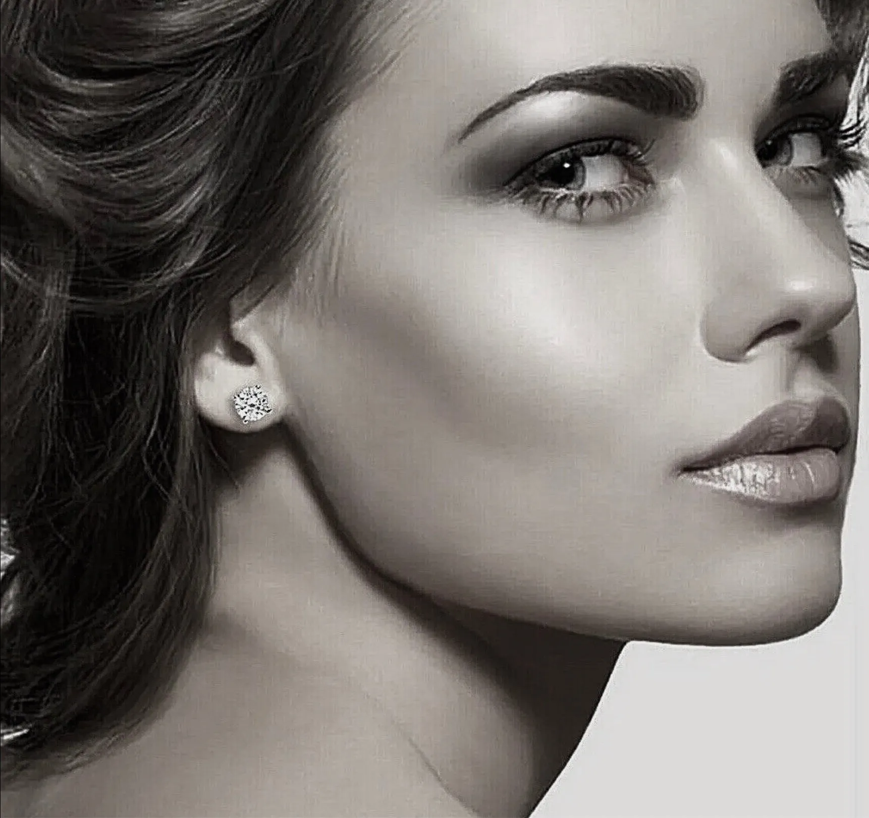 3.20 Carat Round Cut Diamond Stud Earrings Platinum
