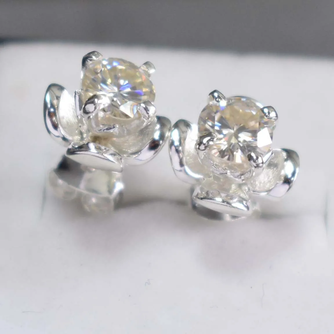 AAA Quality 2.00 Ct Beautiful Off-White Diamond Solitaire Studs. Ideal Gift for Anniversary, Birthday