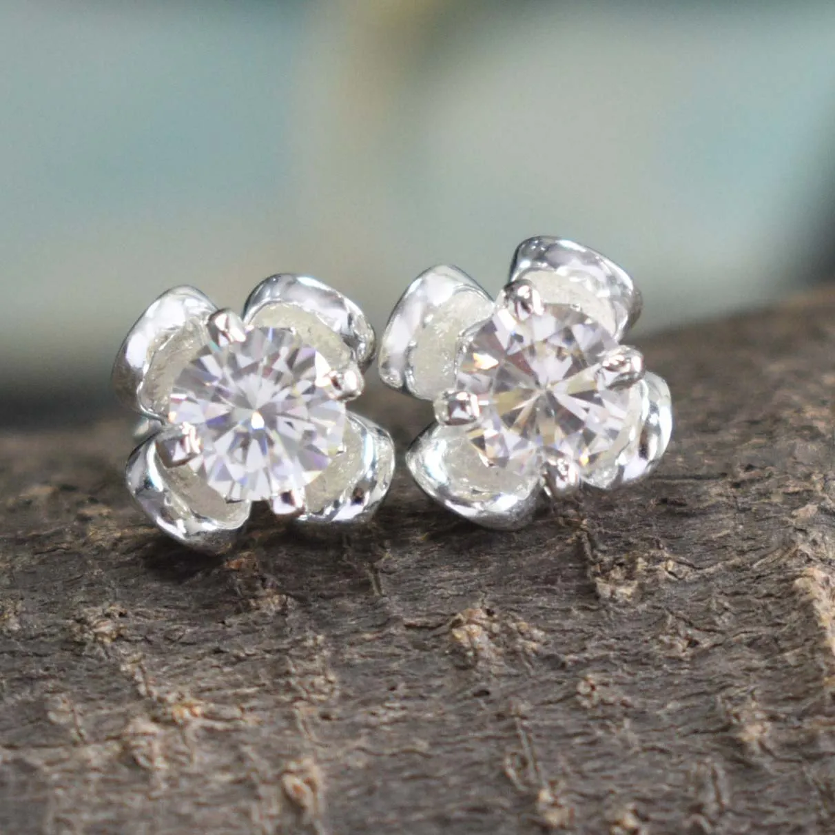 AAA Quality 2.00 Ct Beautiful Off-White Diamond Solitaire Studs. Ideal Gift for Anniversary, Birthday