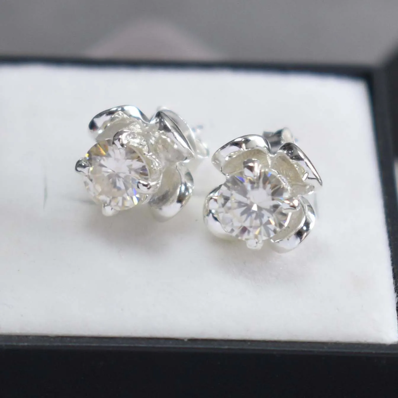 AAA Quality 2.00 Ct Beautiful Off-White Diamond Solitaire Studs. Ideal Gift for Anniversary, Birthday
