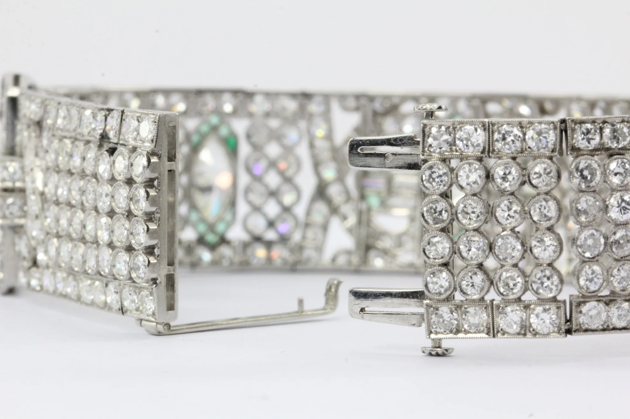 Art Deco Platinum 21 Carat Diamond & Emerald Bracelet c.1920's