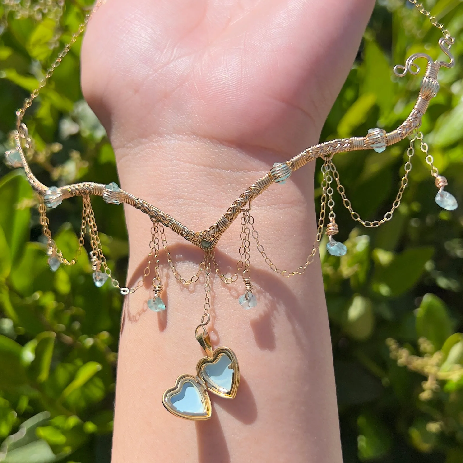 Astraea Lovers Locket in Blue Apatite 14KGF ✵
