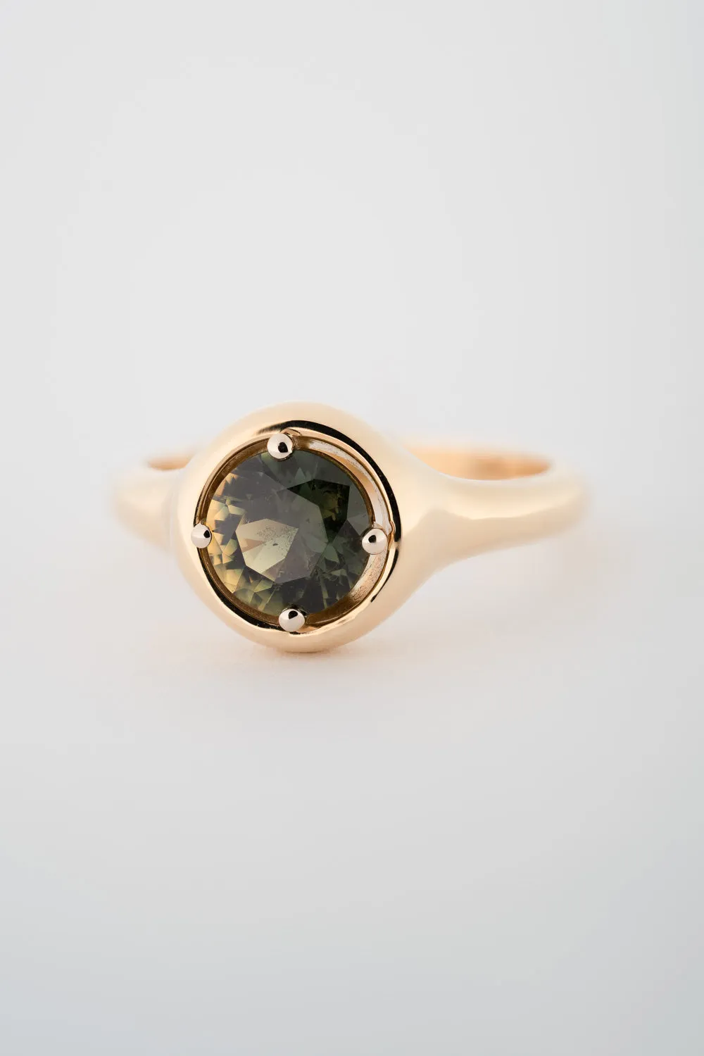 AUSTRALIAN SAPPHIRE SOLITAIRE