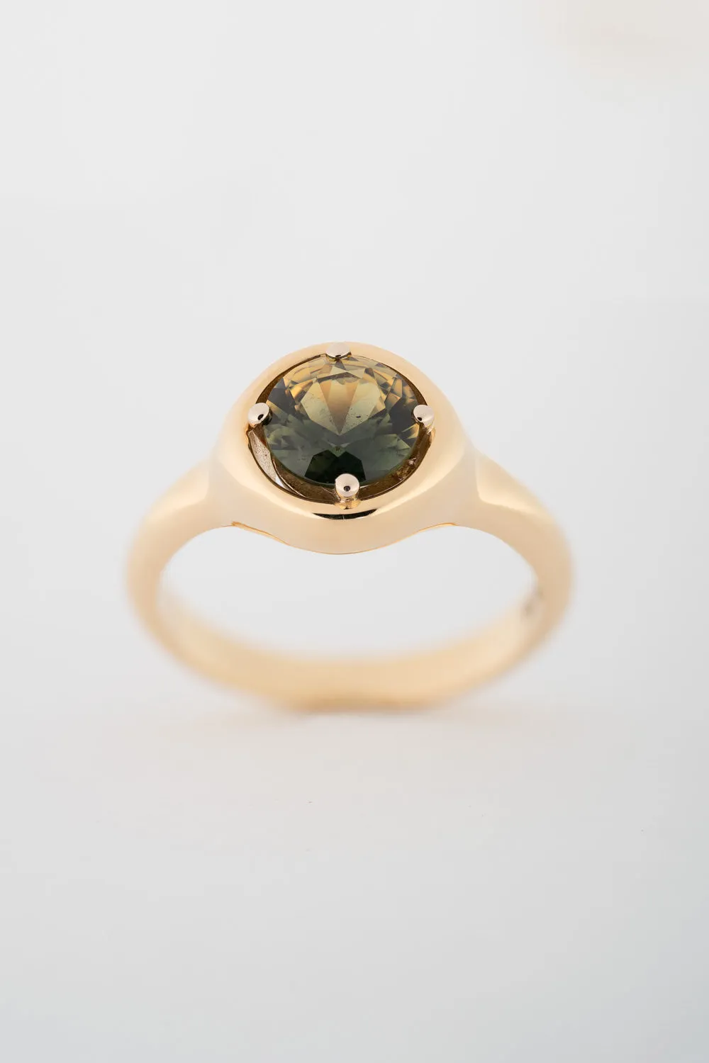 AUSTRALIAN SAPPHIRE SOLITAIRE