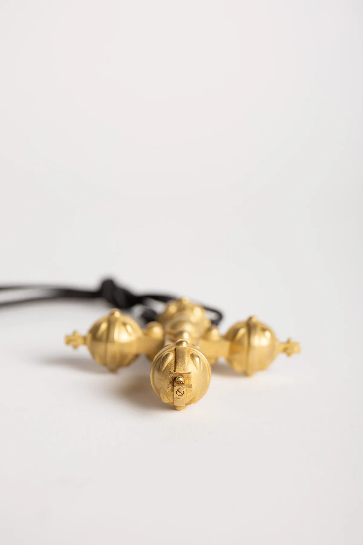 BARRY KIESELSTEIN-CORD | 1993 GOLD CROSS PENDANT