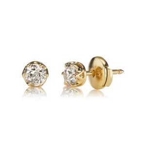 Bea Studs 0.90
