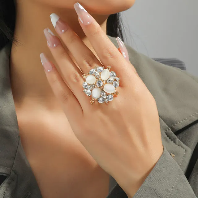 Big White Pearl Flower Ring Women Engagement Jewelry