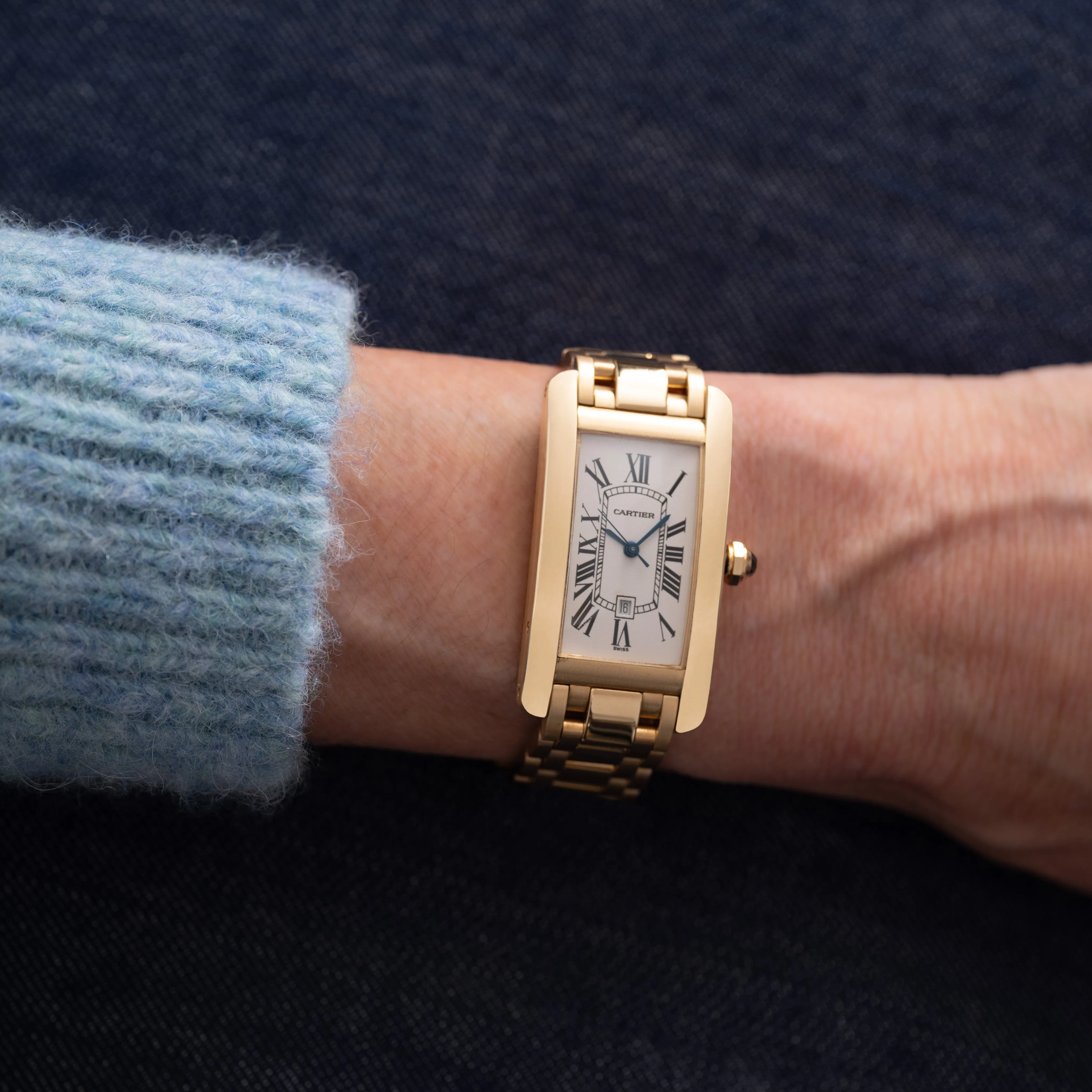 CARTIER TANK AMÉRICAINE MODEL W26035K2