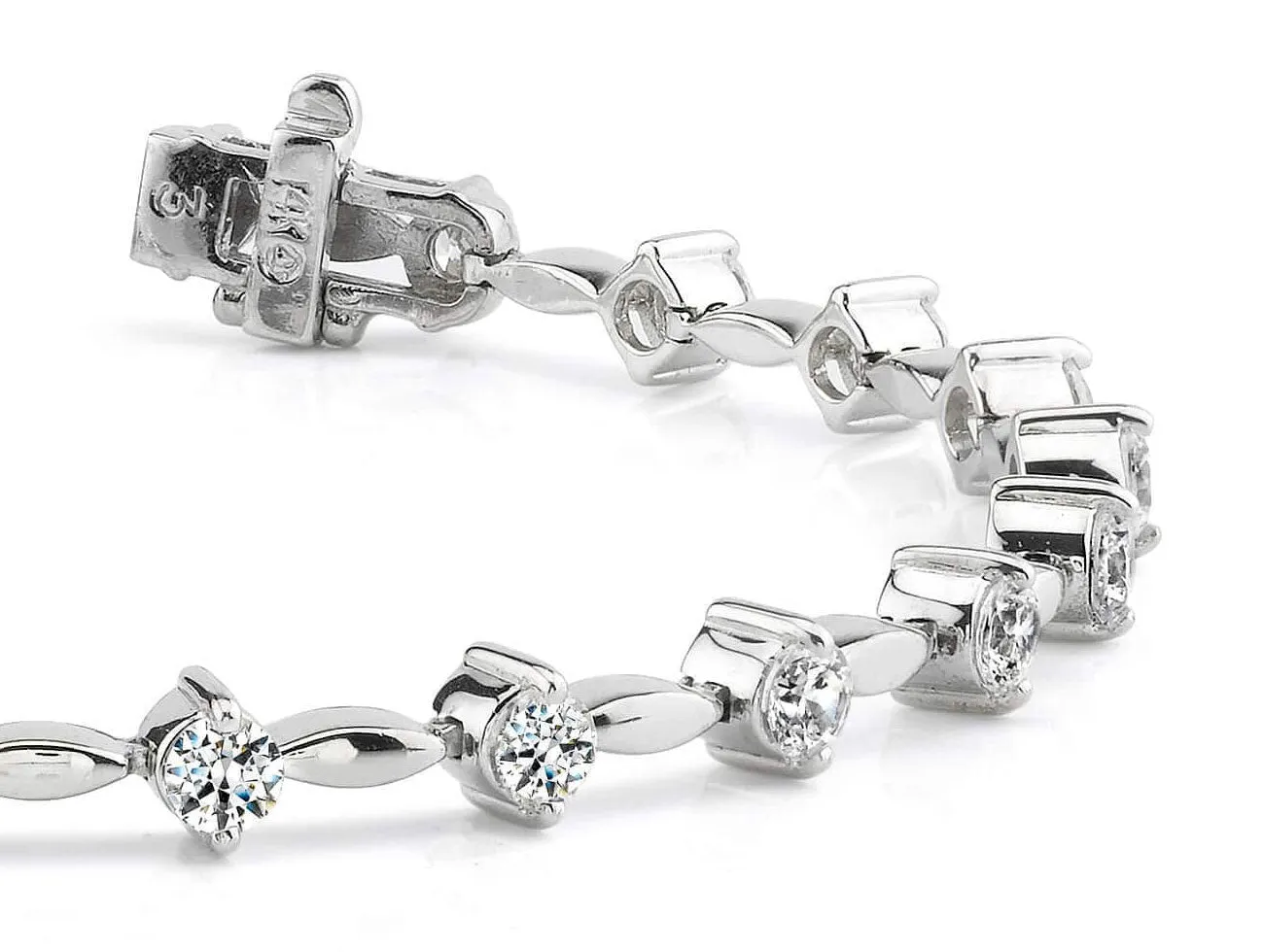 Classic Diamond Link Diamond Bracelet with 3.99 ct.(finished) 3.8mm