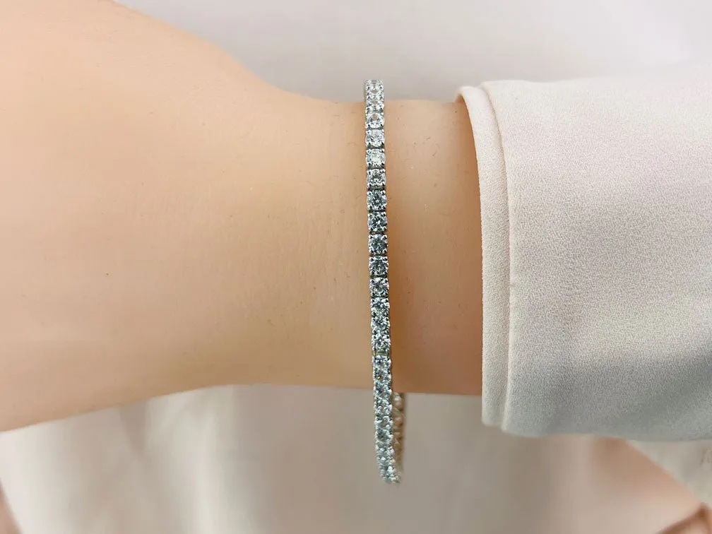 Classic Prong Set Lab-Grown Diamond Bangle with 5.42 ct.(finished) 2.8mm