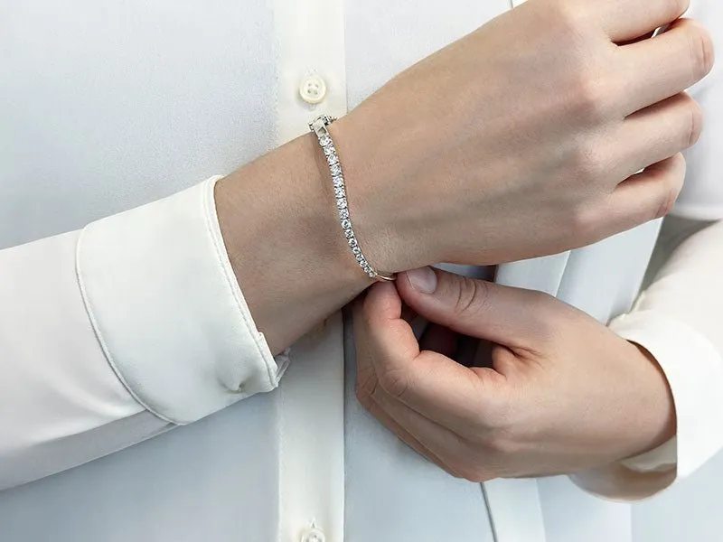 Curved Diamond Journey Bangle Diamond  with 1.97 ct.(finished)
