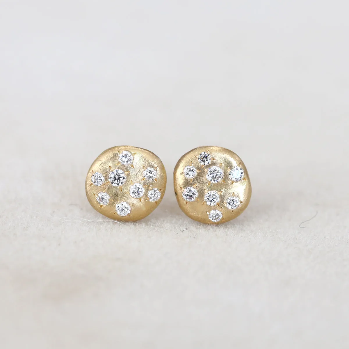 Dew disc studs