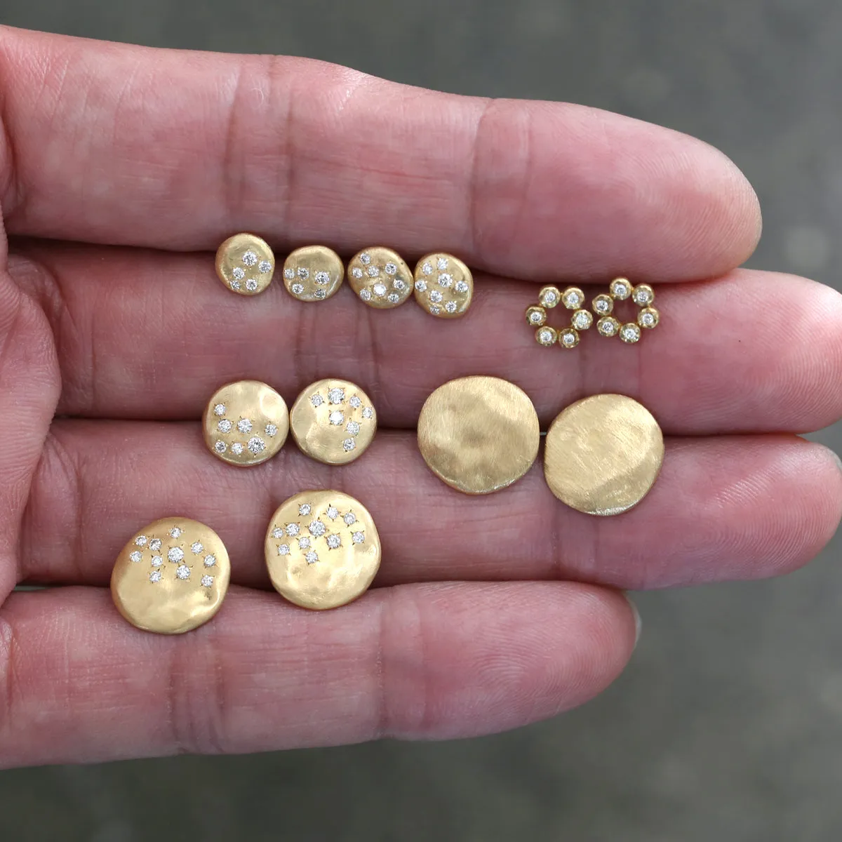 Dew large disc studs