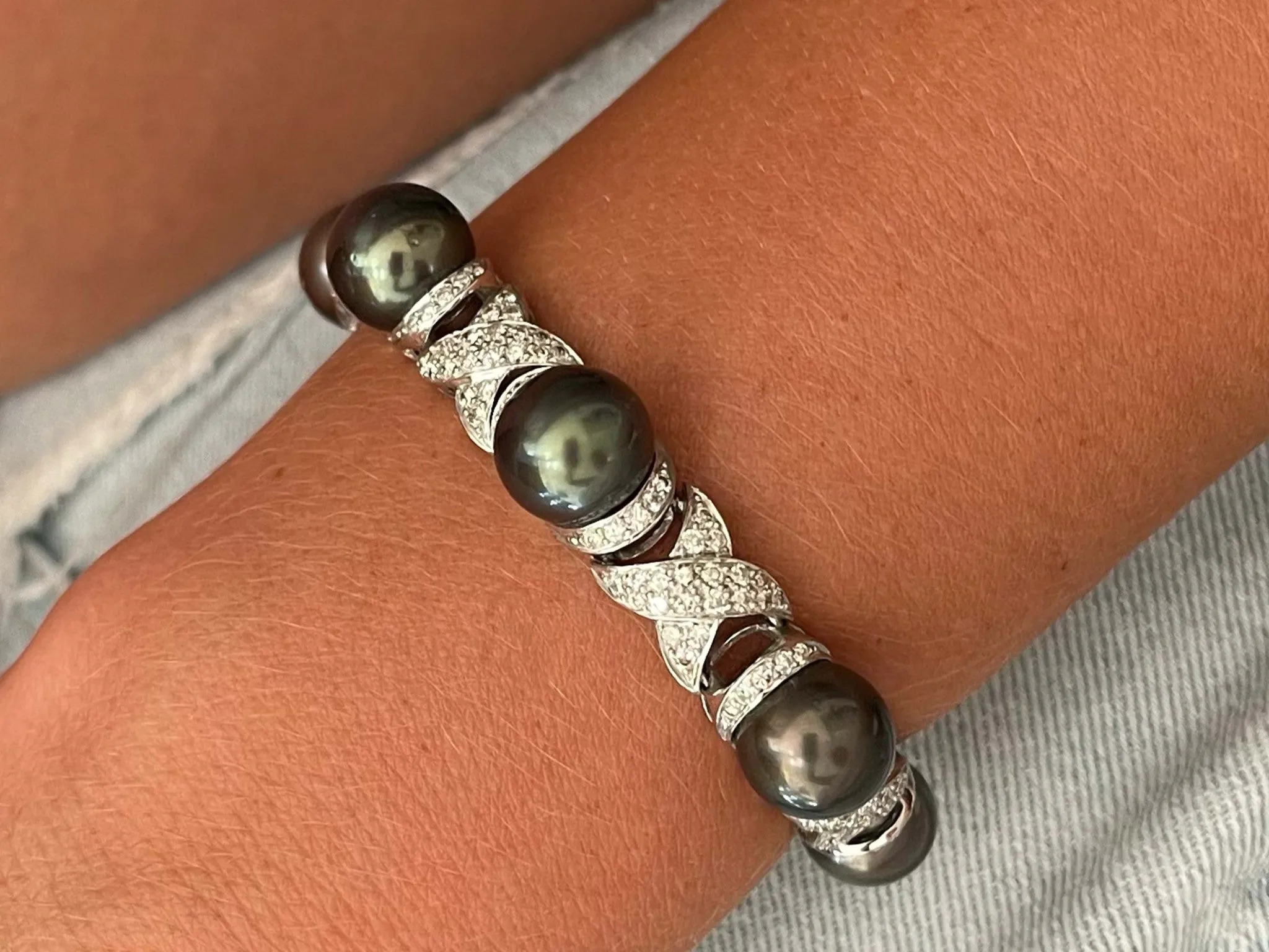 Diamond and Tahitian Pearl Bracelet 4.00 ctw in 18K White Gold