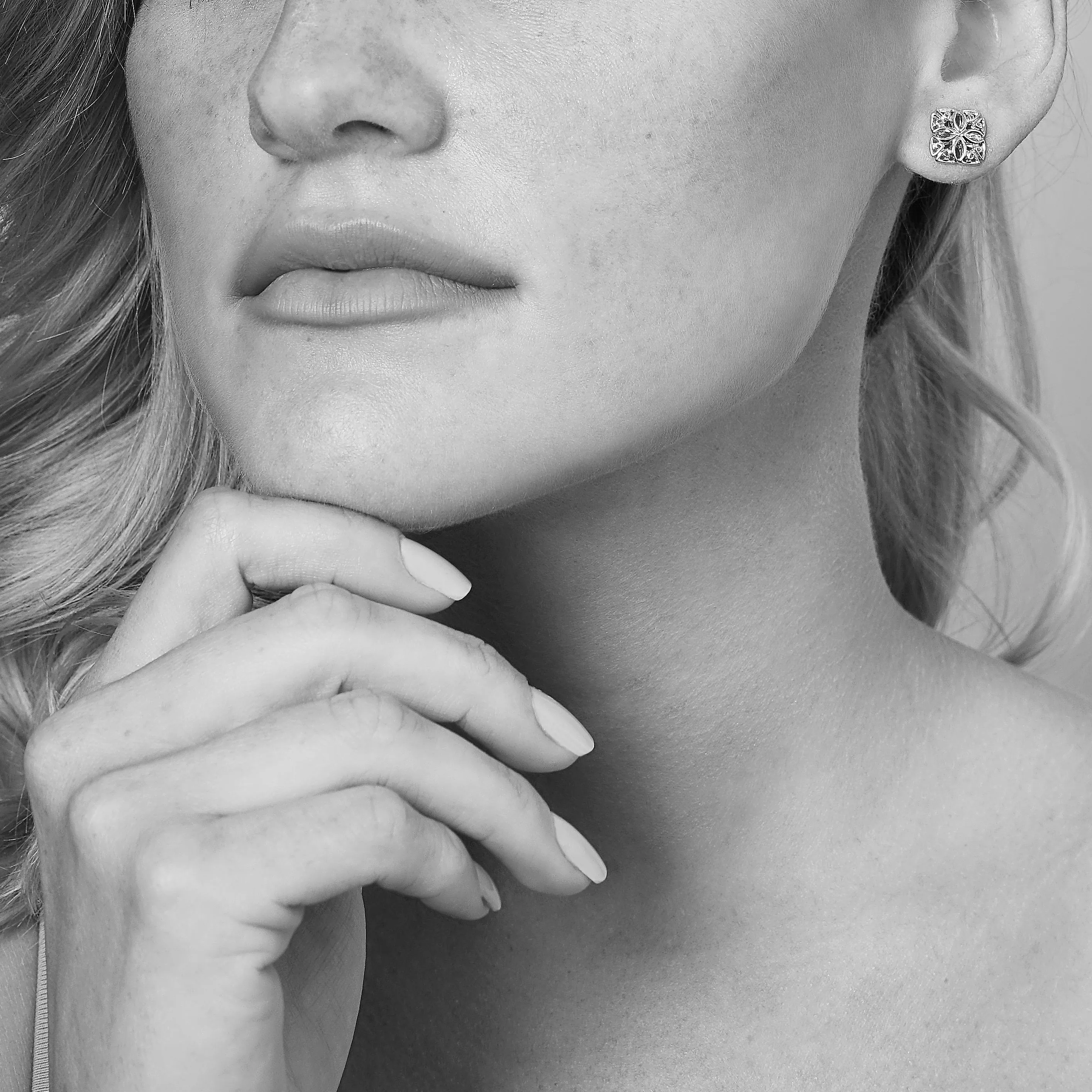 Délicat Stud Earring - Black Ruthenium Vermeil