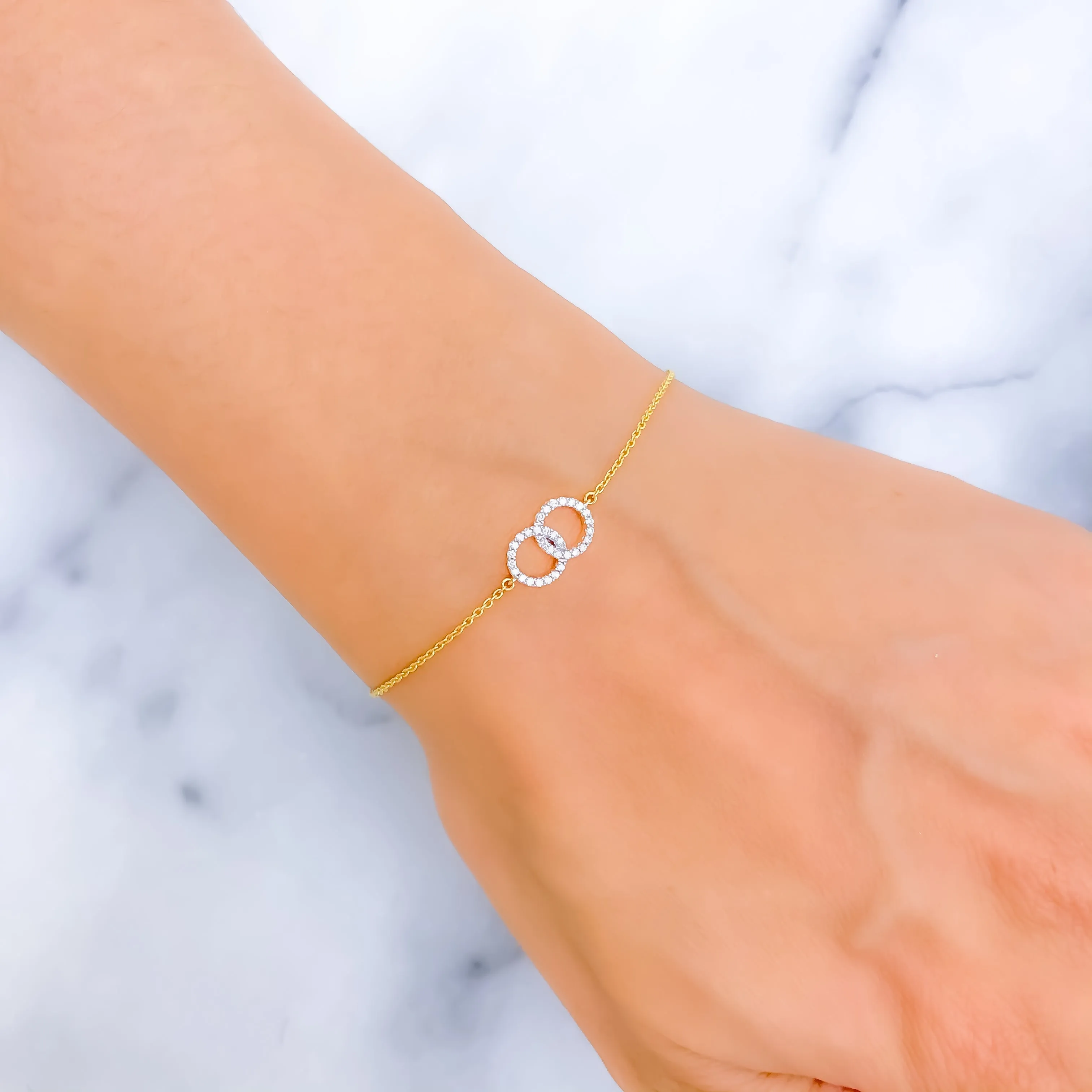 Elegant Dual Spiral Diamond   18k Gold Bracelet