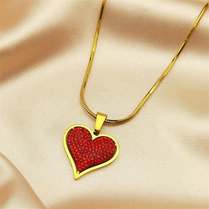 Elegant Heart Crystal Love Necklace