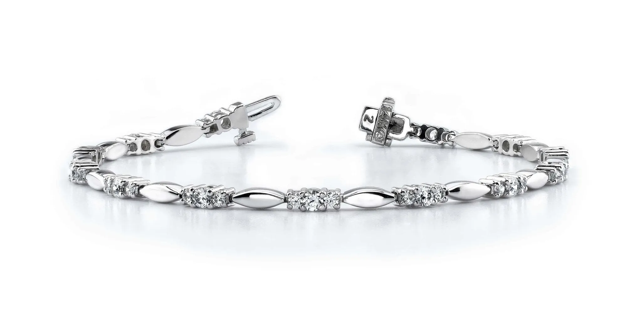 Elliptical Link Diamond Bracelet with 3.08 ct.(finished) 2.5mm, 3.5mm