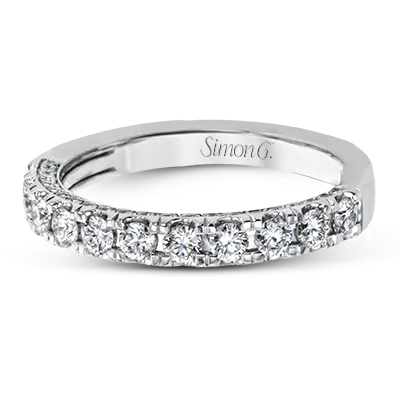 Engagement Ring in 18k Gold with Diamonds