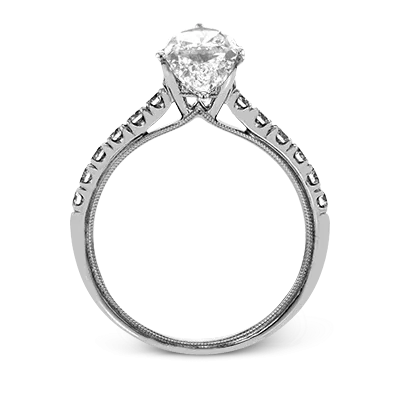 Engagement Ring in 18k Gold with Diamonds