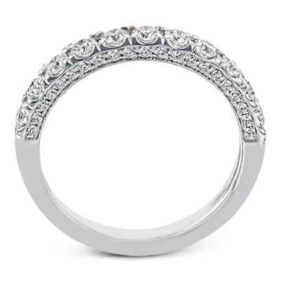 Engagement Ring in 18k Gold with Diamonds