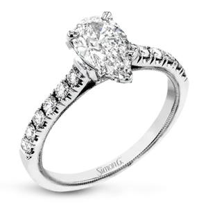 Engagement Ring in 18k Gold with Diamonds