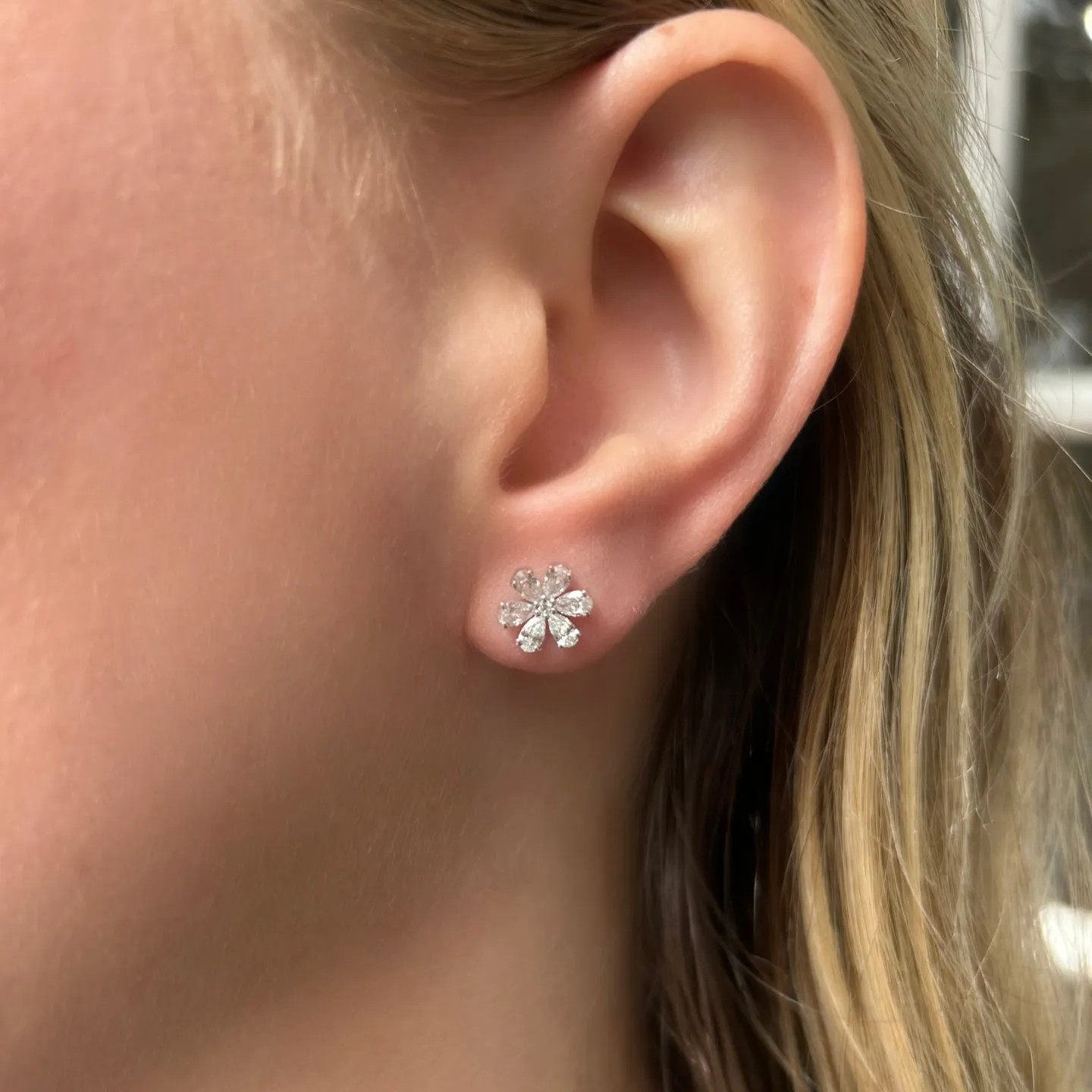 Flower Diamond Studs/ White Gold