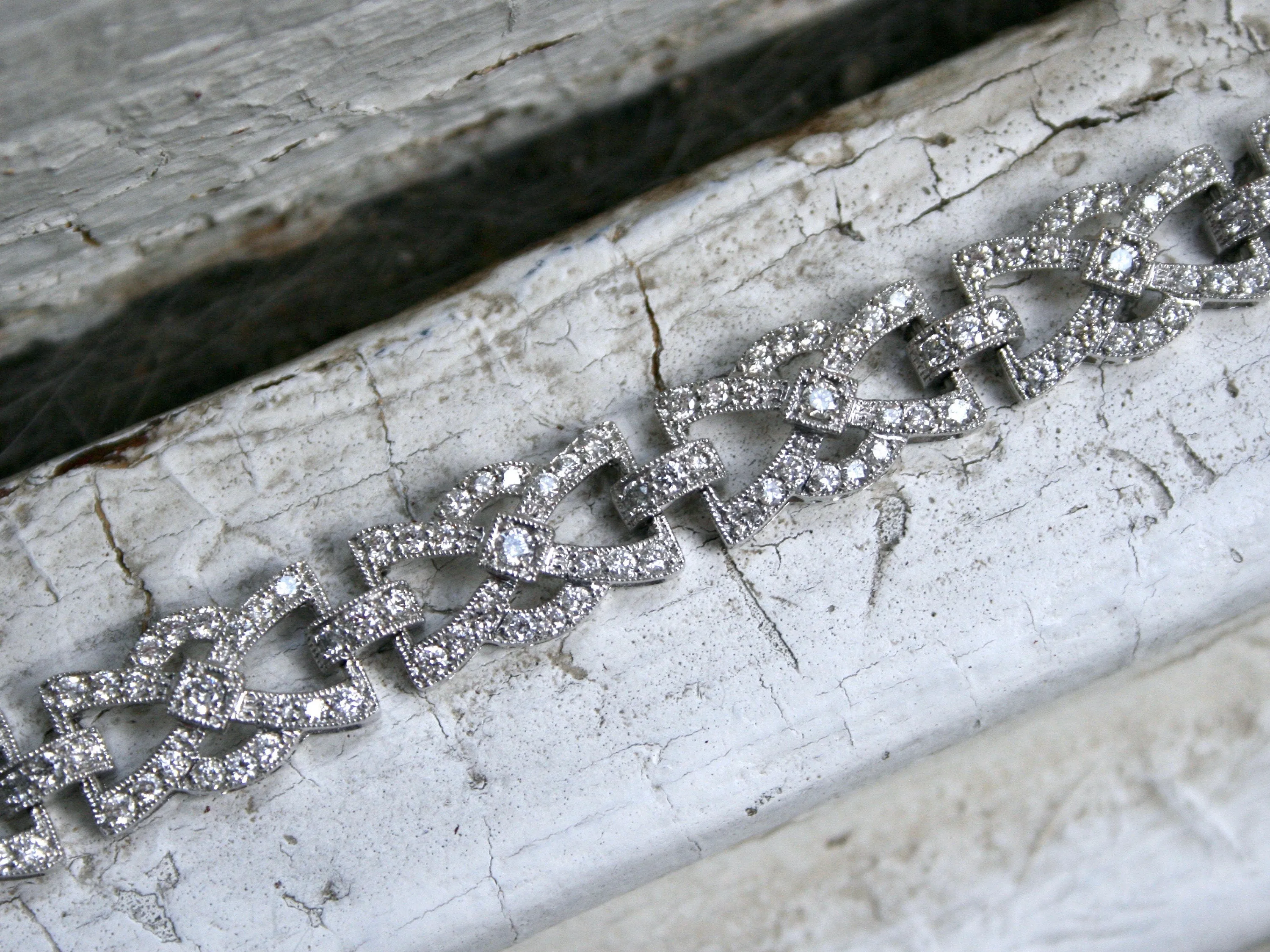 Gorgeous Sparkly 18K White Gold Diamond Fancy Bracelet - 2.87ct.