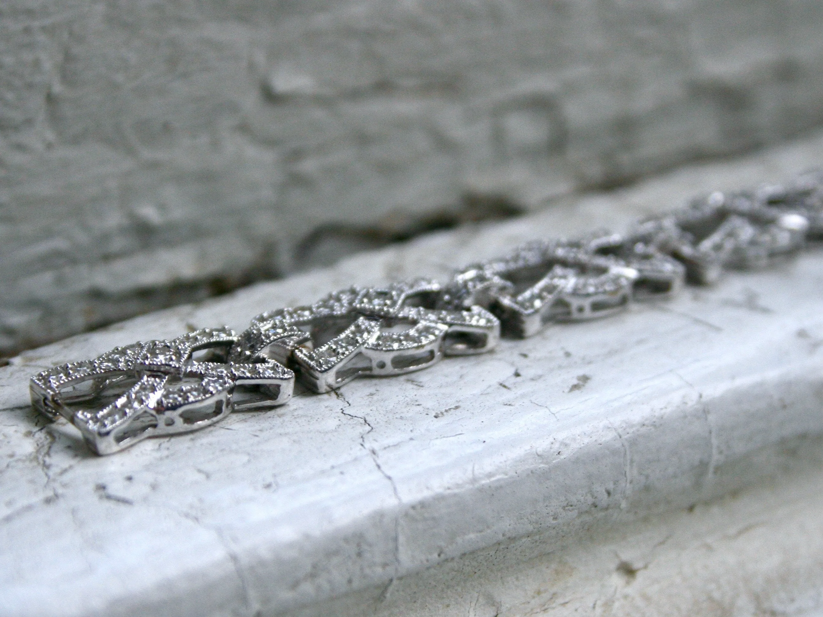 Gorgeous Sparkly 18K White Gold Diamond Fancy Bracelet - 2.87ct.
