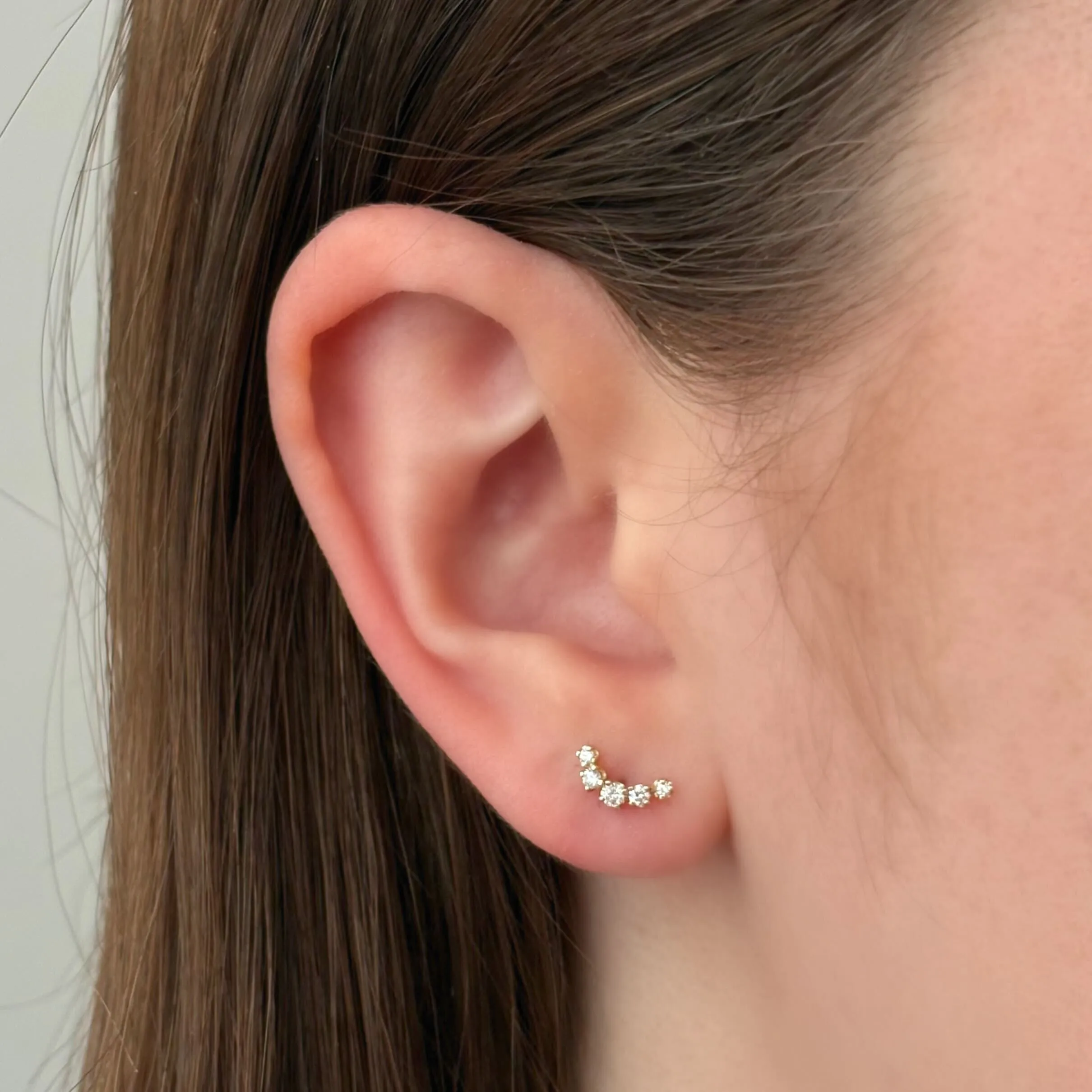 Graduated Curved Bar Diamond Stud
