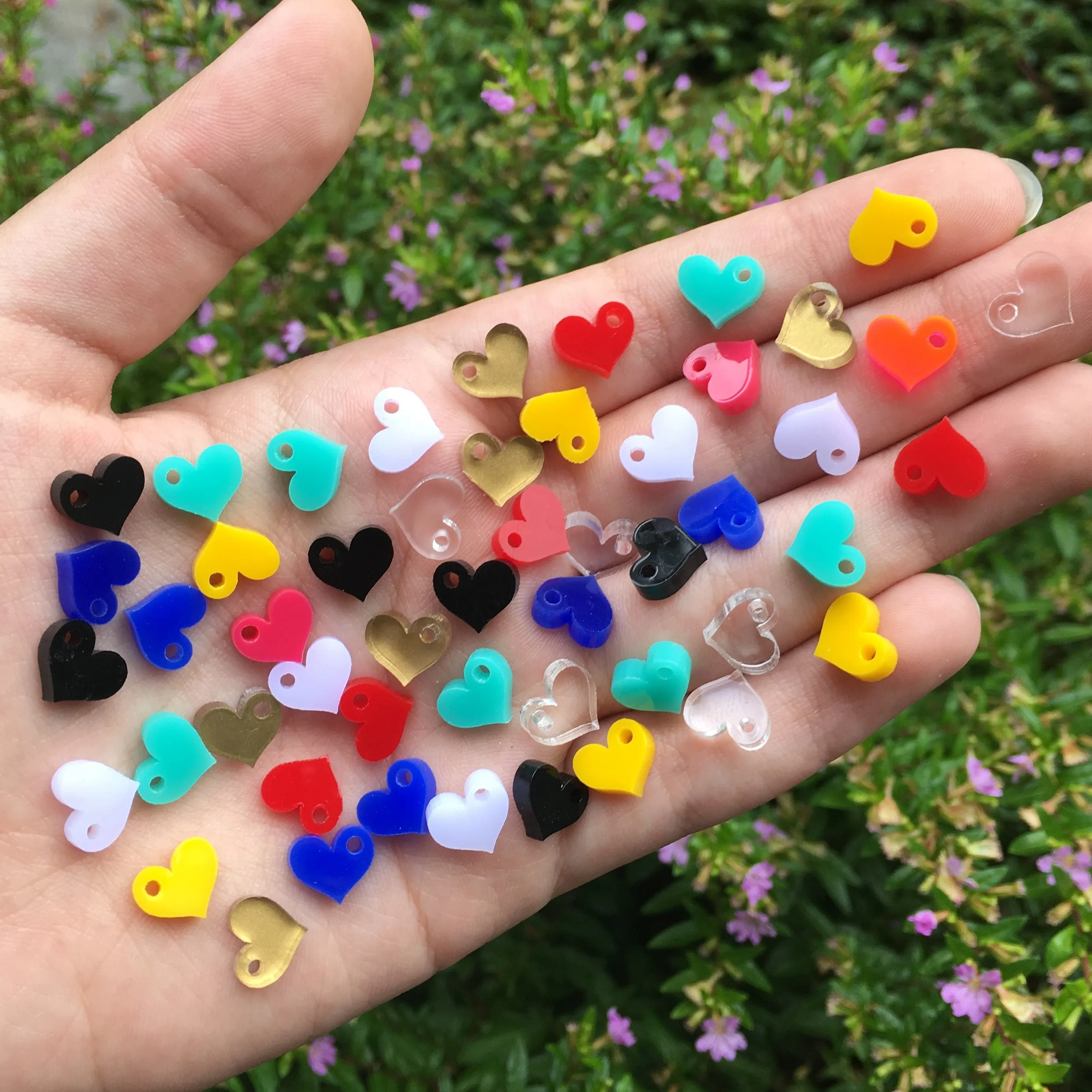 Hearts Tiny Charms / 50 Pieces, 10mm