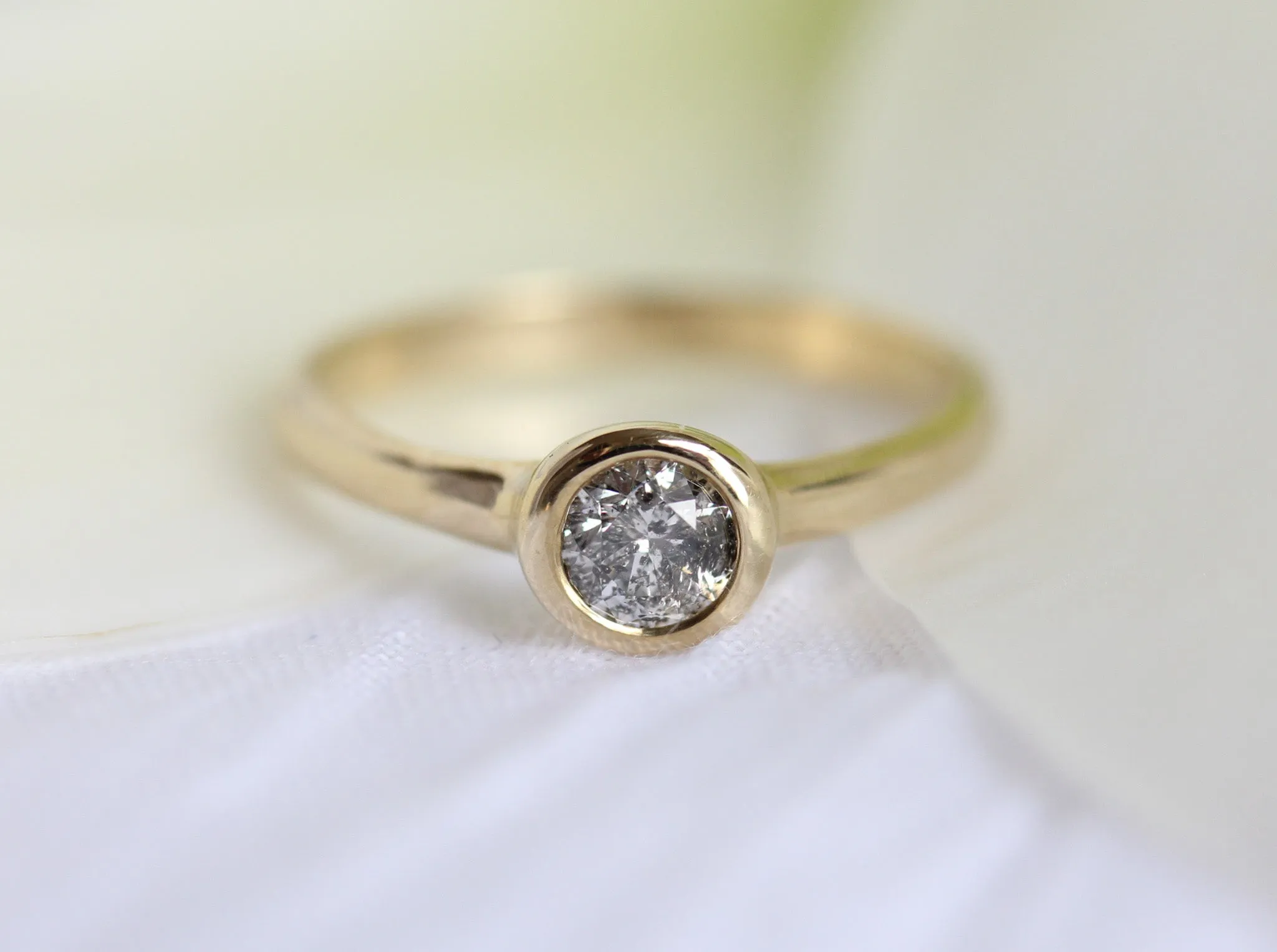 Hera Solitaire Ring