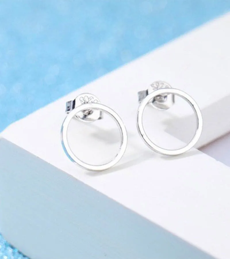 Karatcart Platinum Plated Circle Shaped Stud Earrings