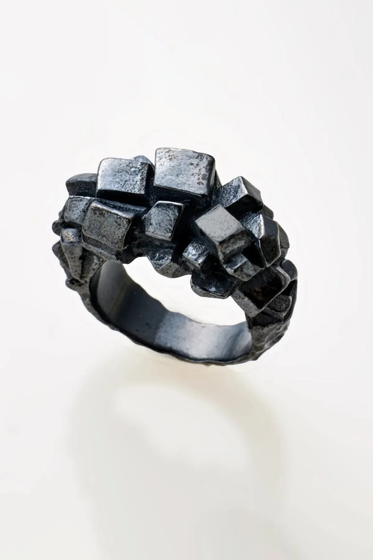 MARIE-ALEXANDRINE YVERNAULT | PYA GUNMETAL XXL ARTO BAG RING