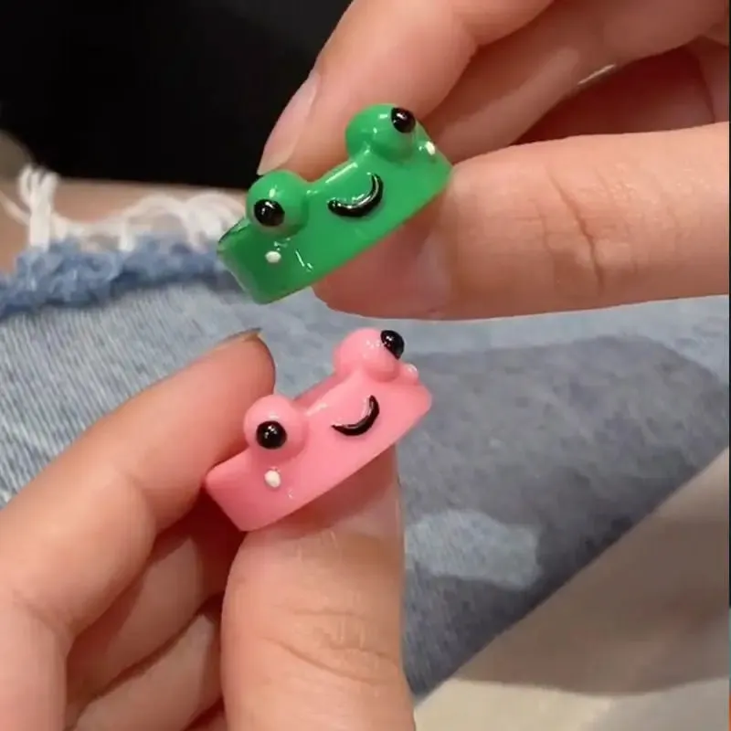 Matching Frog Couple Rings for a Cute Connection