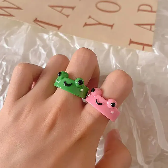 Matching Frog Couple Rings for a Cute Connection