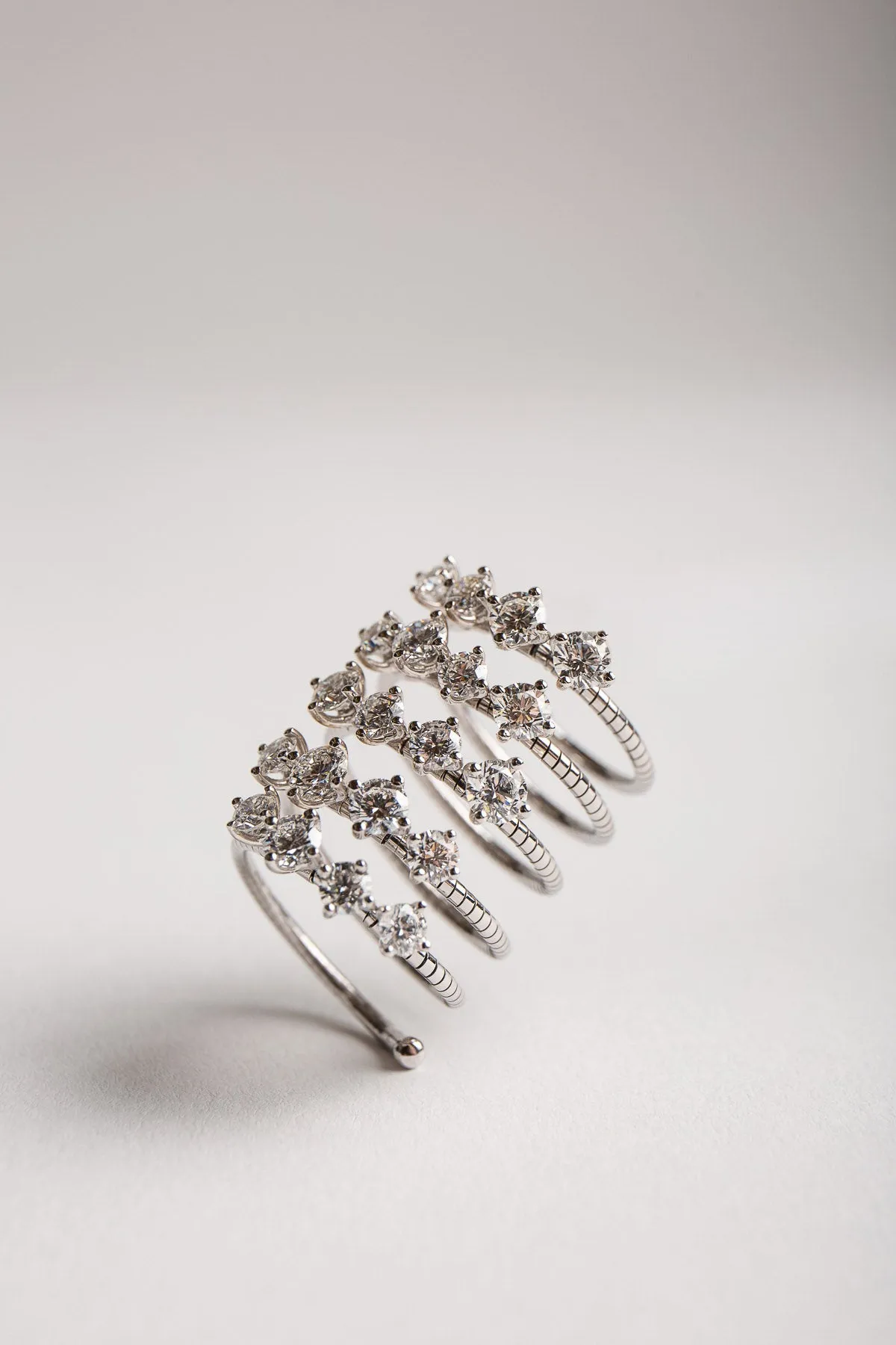 MATTIA CIELO | WHITE GOLD DIAMOND SPIRAL RING