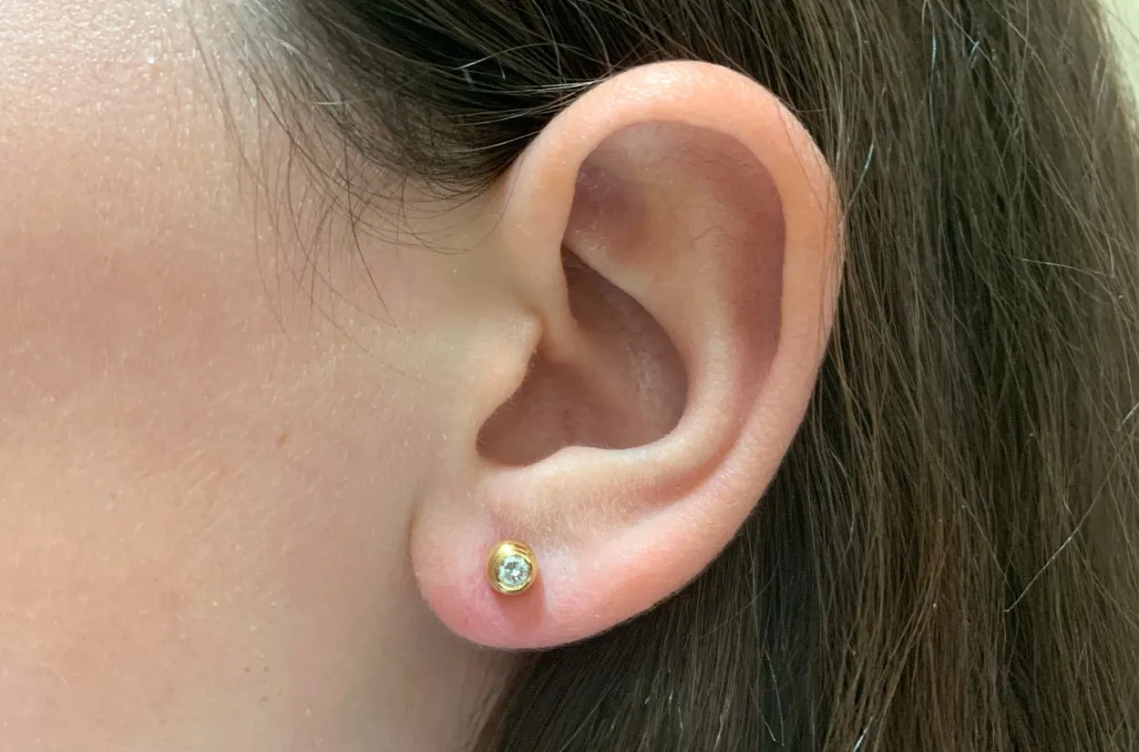 Mini Earrings 14kt Gold Diamond Studs