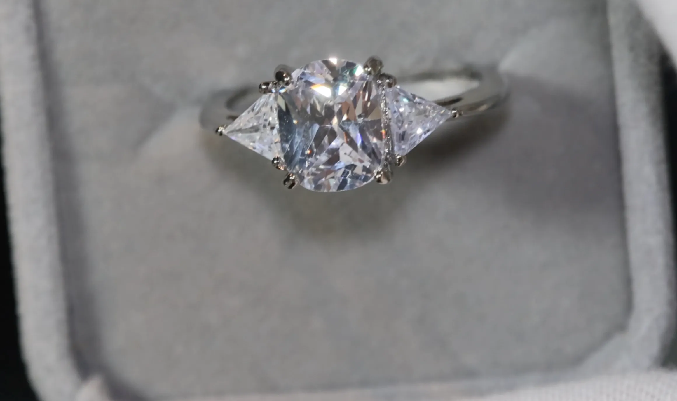 Oval Cut Diamond Engagement Ring | Womens Engagement Rings